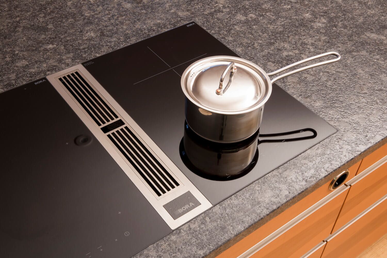 Küche Schauraum Birne Massiv Bora