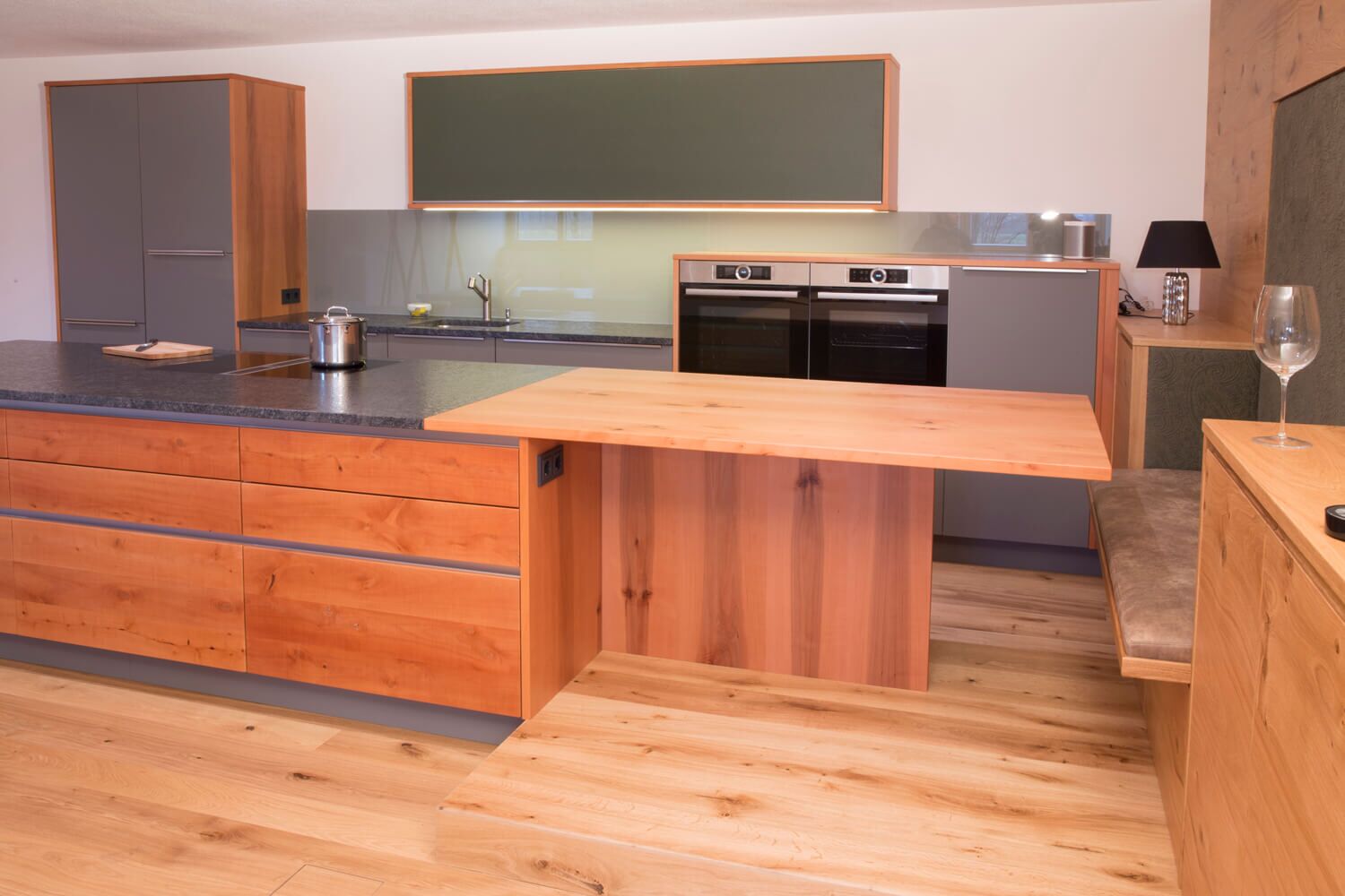 Küche Schauraum Birne Massiv
