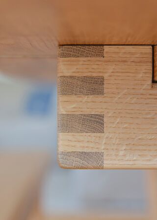 Detailbild Zinkenverbindung zum ausziehbaren Esstisch Eiche astig